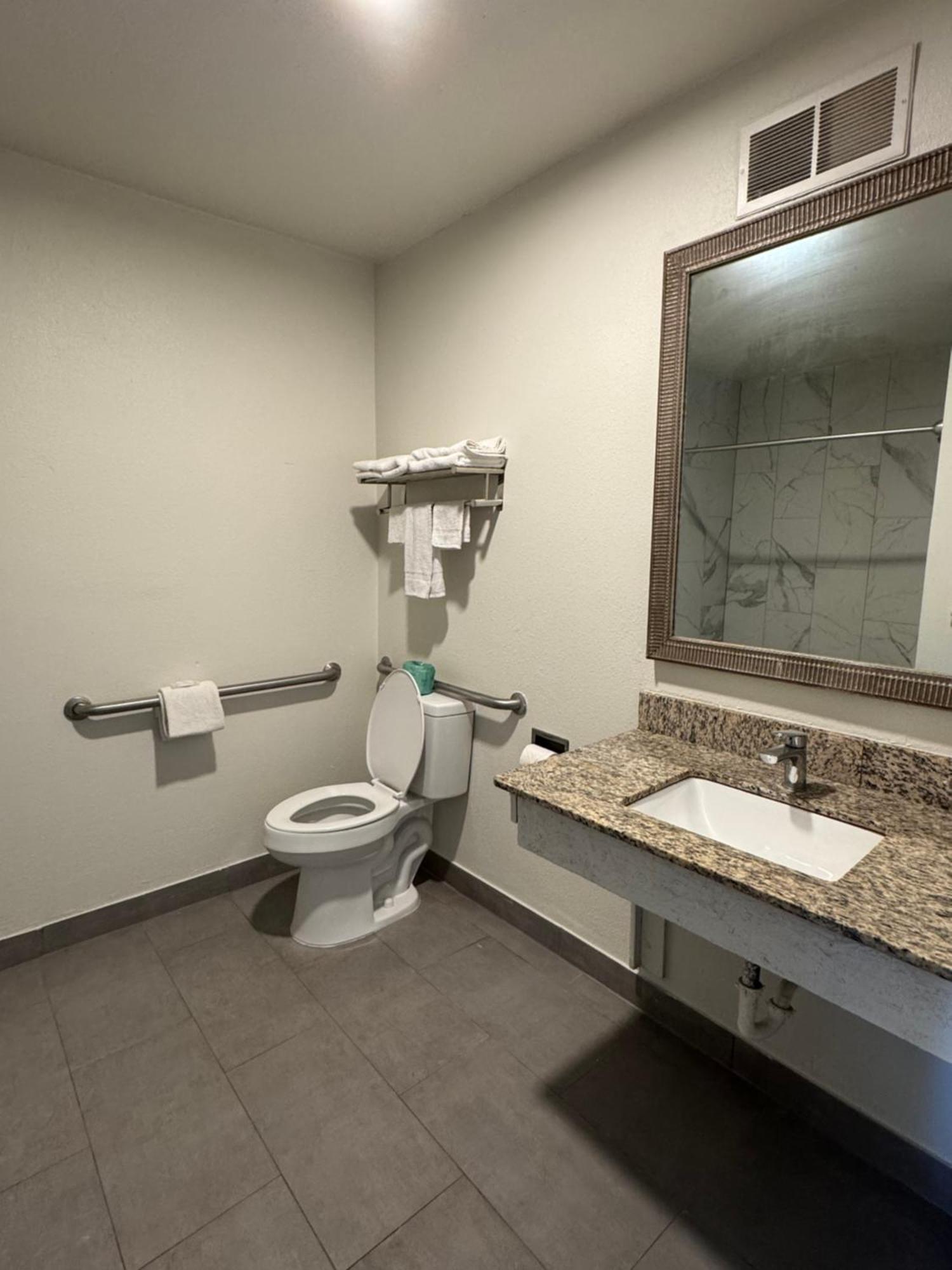 Clarion Inn & Suites Dothan South Εξωτερικό φωτογραφία